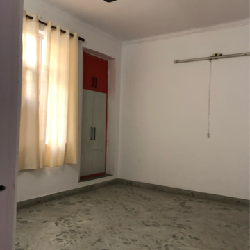 Room in 2.5 BHK Villa at Sector 23 – for Rent