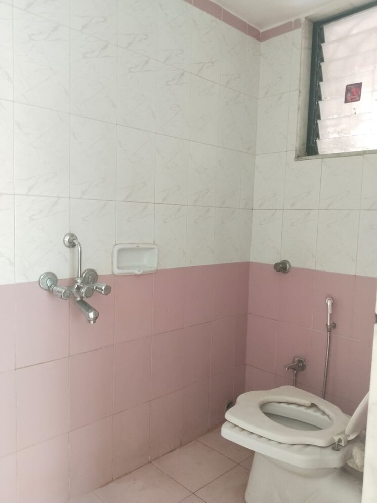 Bathroom, prasanna-prabha-chs 2 Bedroom 1150 Sq.Ft. Apartment In Kharghar Sector 4 Navi Mumbai 7985418