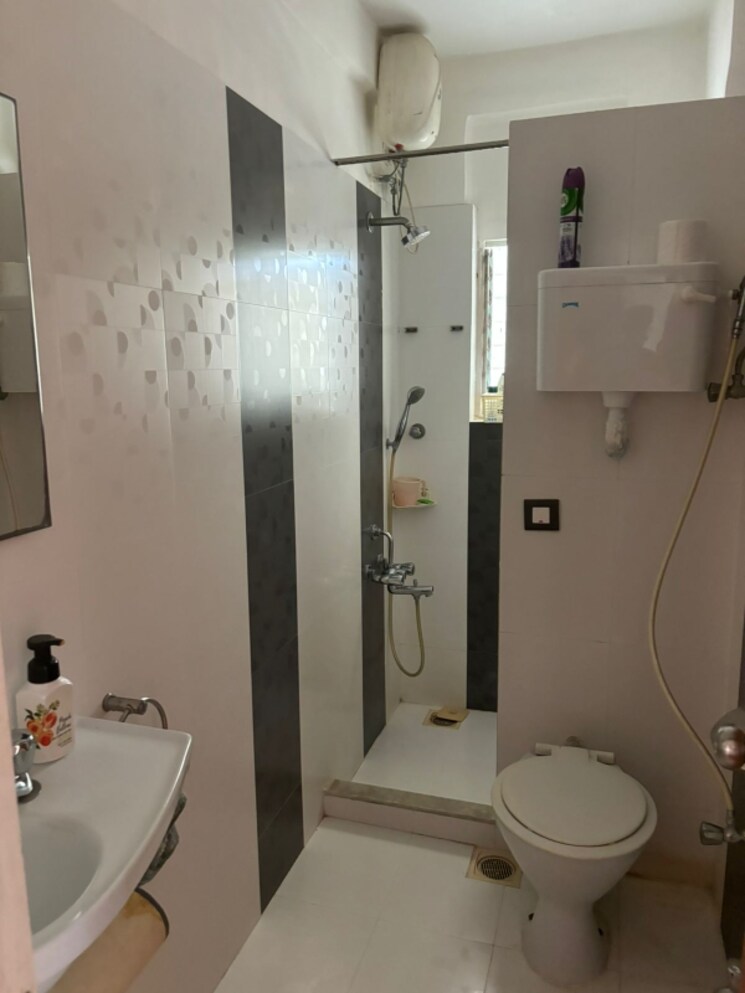 Bathroom, dariya-mahal 2 Bedroom 1060 Sq.Ft. Apartment In Malabar Hill Mumbai 7985480