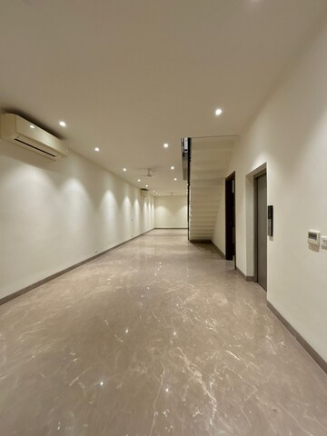 Room in 4 BHK Builder Floor at Gulmohar Park – for Rent