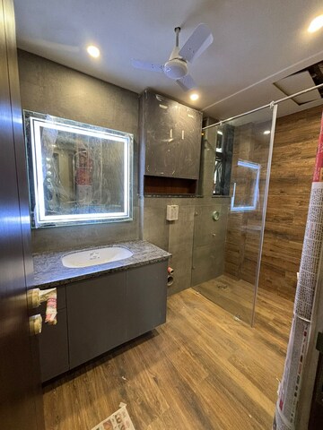 Attached Bathroom in 4 BHK Apartment at Hauz Khas – for Rent