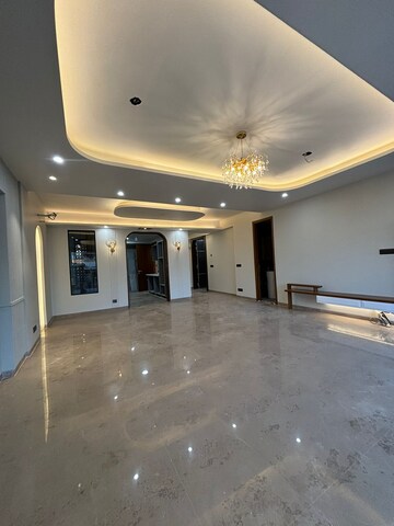 Room in 4 BHK Apartment at Hauz Khas – for Rent