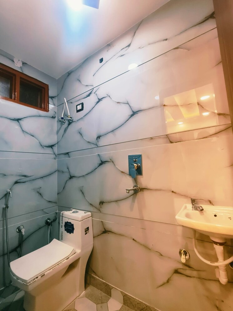 Bathroom, dwarka mor 2 Bedroom 495 Sq.Ft. Builder Floor In Dwarka Mor Delhi 7985498