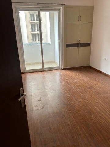 Room in 3 BHK Apartment at Amrapali Leisure Park, Amrapali Leisure Valley – for Rent