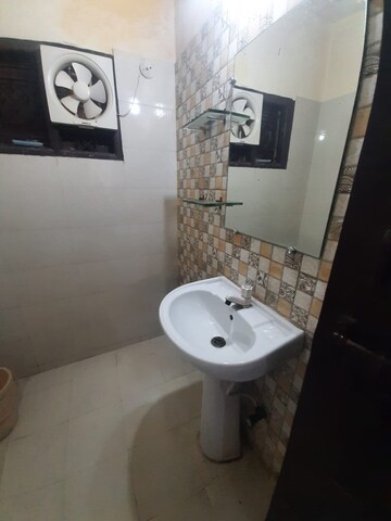 Bathroom in 2.5 BHK Apartment at Hawelia Valencia Homes, Sector 1 Greater Noida – for Rent
