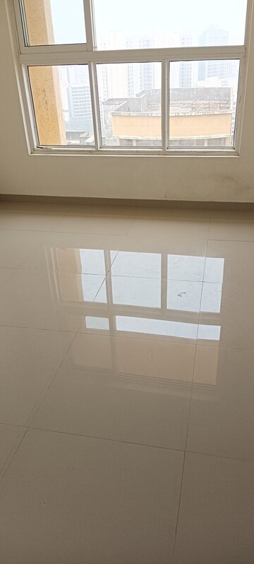 Furnished Amenities in 1 BHK Apartment at JP North Imperia Tower 2, Mira Road – for Sale