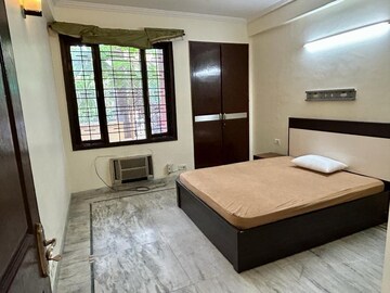 Bedroom in 4 BHK Builder Floor at Ardee City, Sector 52 – for Rent