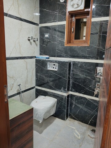 Attached Bathroom in 2 BHK Apartment at Panchsheel Vihar – for Rent