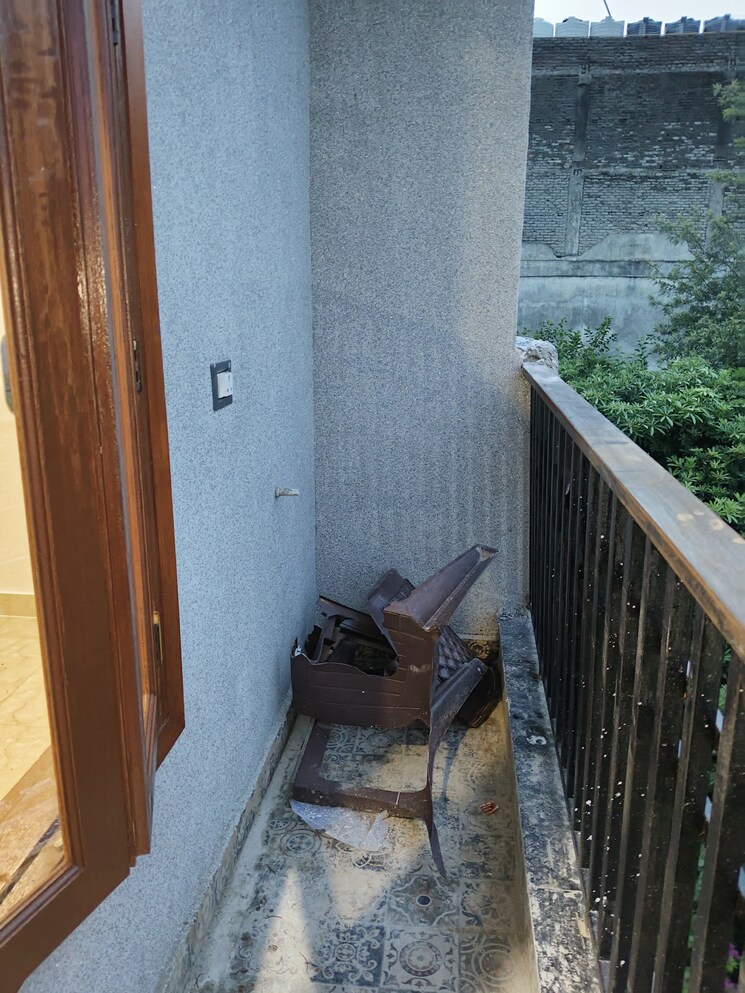 Balcony, panchsheel vihar 2 Bedroom 900 Sq.Ft. Apartment In Panchsheel Vihar Delhi 7985900