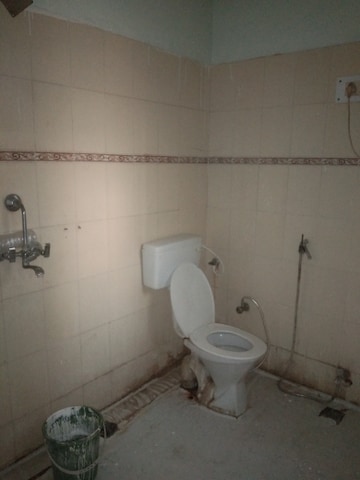 Attached Bathroom in 2 BHK Apartment at Bhind Road – for Rent
