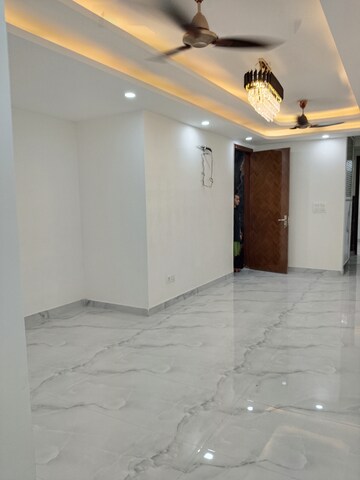 Room in 3 BHK Apartment at Khirki Extension – for Rent