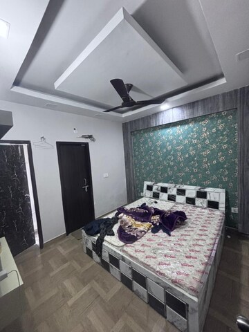 Bedroom in 2 BHK Apartment at Gomti Nagar – for Rent