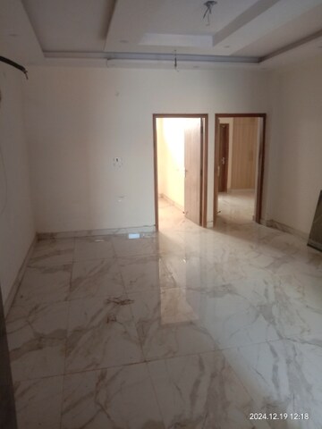 Living Room in 2 BHK Builder Floor at Sector 16 – for Sale