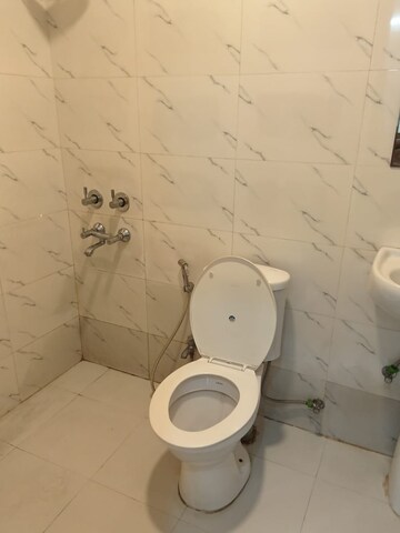 Bathroom in 3 BHK Builder Floor at Ardee City, Sector 52 – for Rent