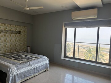 Bedroom in 3 BHK Apartment at Mahalaxmi – for Rent