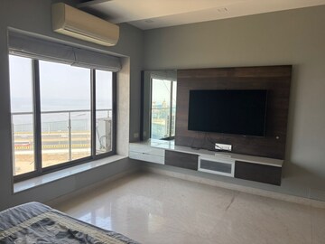 Bedroom in 3 BHK Apartment at Mahalaxmi – for Rent