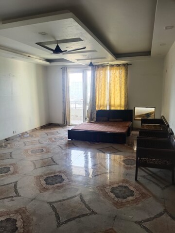 Master Bedroom in 3.5 BHK Apartment at Ardee City The Residency, Sector 52 – for Rent