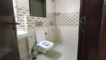 Bathroom in 3.5 BHK Apartment at Ardee City The Residency, Sector 52 – for Rent
