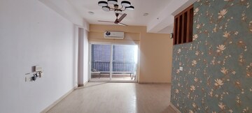 Room in 3 BHK Apartment at Panchsheel Pratistha, Sector 75 – for Rent