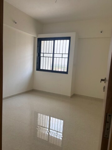 Room in 3 BHK Apartment at Kohinoor Viva City, Dhanori – for Sale