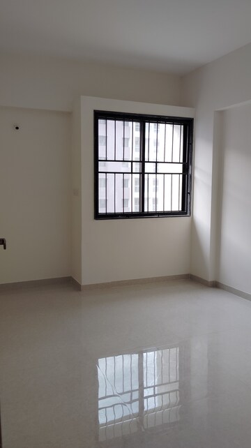Room in 3 BHK Apartment at Kohinoor Viva City, Dhanori – for Sale