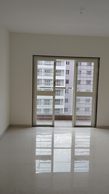 Master Bedroom in 3 BHK Apartment at Kohinoor Viva City, Dhanori – for Sale
