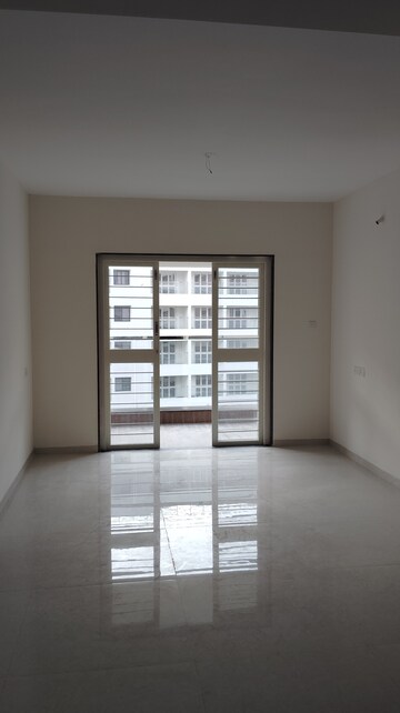 Room in 3 BHK Apartment at Kohinoor Viva City, Dhanori – for Sale