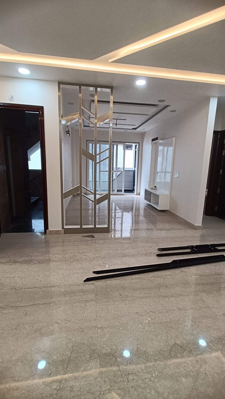 Gym, burari 2 Bedroom 80 Sq.Yd. Builder Floor In Burari Delhi 7986075