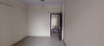Room in 3 BHK Apartment at Gardenia Golf City, Sector 75 – for Rent