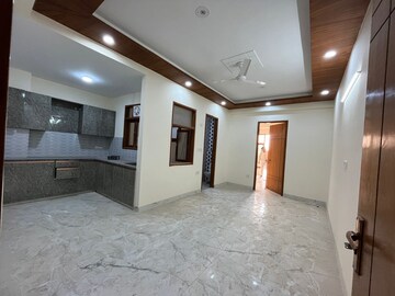 Room in 1 BHK Builder Floor at Saket – for Rent