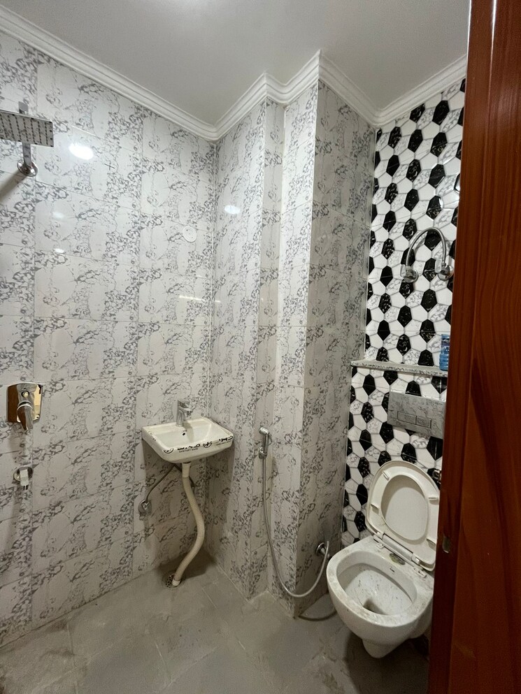 Bathroom, saket 1 Bedroom 450 Sq.Ft. Builder Floor In Saket Delhi 7986095