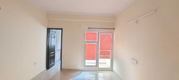 Room in 3 BHK Apartment at Gardenia Golf City, Sector 75 – for Rent
