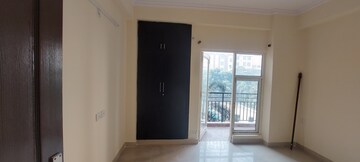 Room in 3 BHK Apartment at Gardenia Golf City, Sector 75 – for Rent