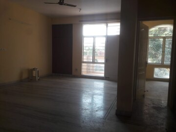 Room in 1 BHK Independent House at Alpha Ii Greater Noida – for Rent