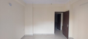 Room in 3 BHK Apartment at Gardenia Golf City, Sector 75 – for Sale