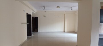 Room in 3 BHK Apartment at Gardenia Golf City, Sector 75 – for Sale