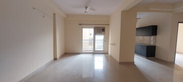 Room in 3 BHK Apartment at Gardenia Golf City, Sector 75 – for Sale
