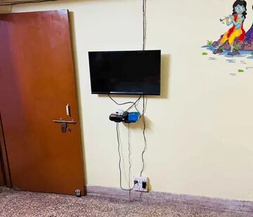 Furnished Amenities in 1 BHK Villa at Aliganj – for Rent