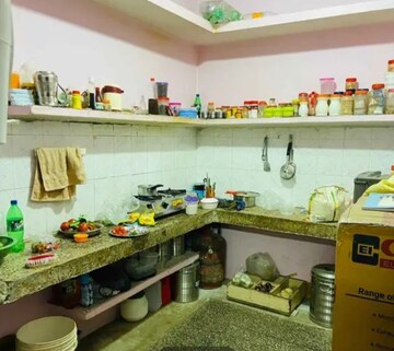 Bedroom in 1 BHK Villa at Aliganj – for Rent