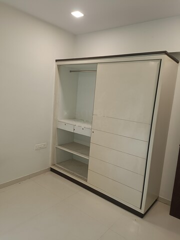 Room in 3 BHK Apartment at Alekhya Lotus leaf, Madhapur – for Rent