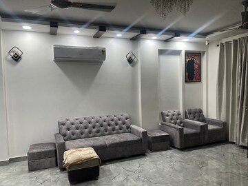 Living Room in 3 BHK Builder Floor at East Of Kailash – for Rent