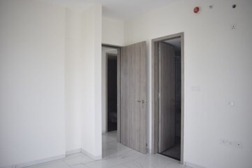 Room in 3 BHK Apartment at Mandarin 33 West Avenue, Baner – for Sale