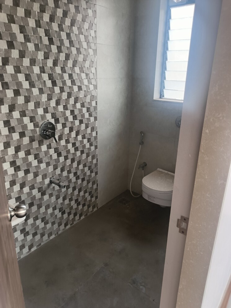Bathroom, bhagwat-sadhan 2 Bedroom 750 Sq.Ft. Apartment In Matunga Mumbai 7986541