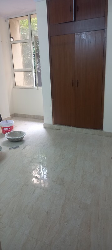 Master Bedroom in 3 BHK Apartment at Ip Extension – for Rent