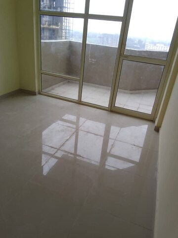 2 BHK Apartment For Rent in Pyramid Elite, Sector 86