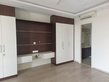 Room in 4 BHK Apartment at Hiranandani Calgary, Devanahalli – for Rent