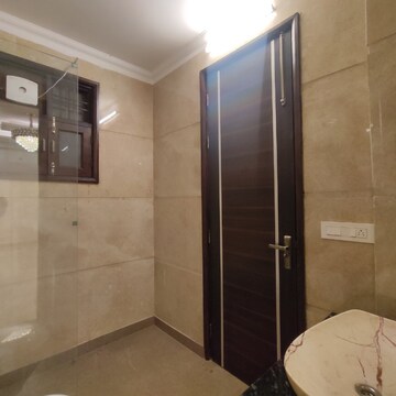 Bathroom in 3 BHK Apartment at BPTP Floors, Sector 70 – for Rent