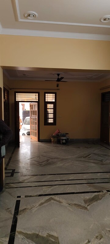 Room in 2 BHK Independent House at Gomti Nagar – for Rent