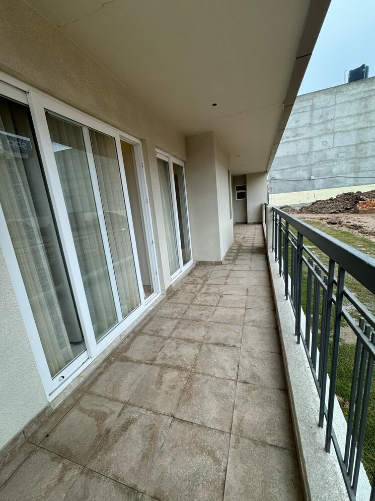 Balcony, pavitra-luxury-residences 3 Bedroom 1800 Sq.Ft. Apartment In Patiala Road Zirakpur 7987656