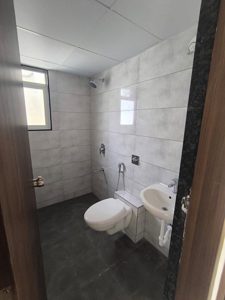 Bathroom, puraniks-aldea-espanola-phase-2 3 Bedroom 1361 Sq.Ft. Apartment In Baner Pune 7987719
